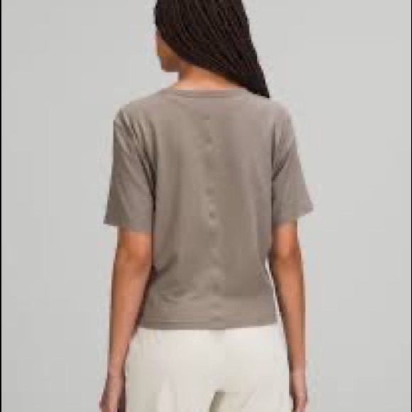 NWT Lululemon Crescent T-Shirt
Rover - Picture 6 of 8